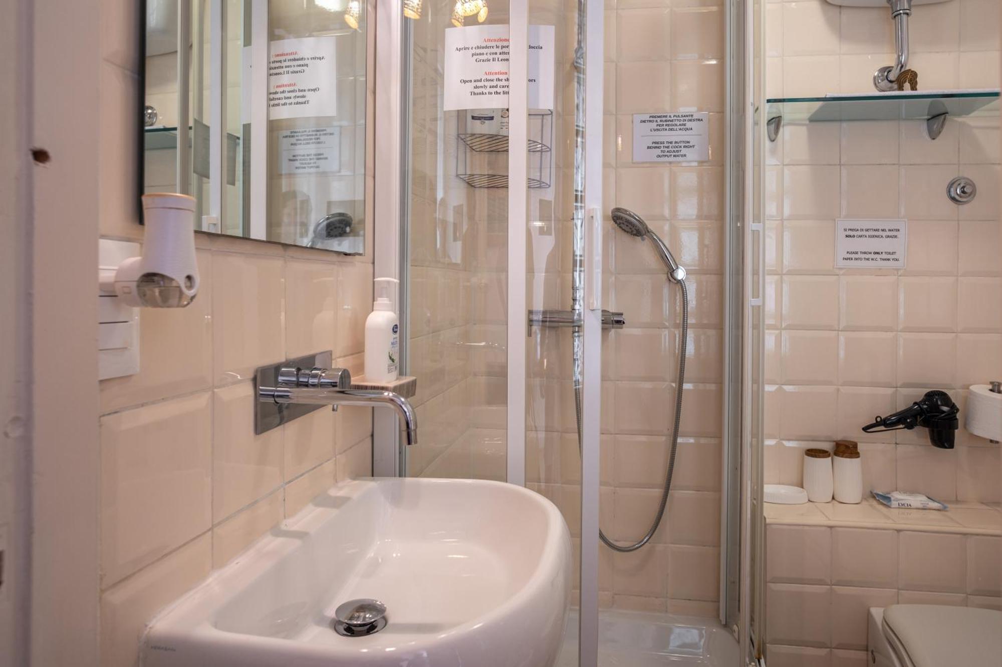 Il Leoncino Bed & Breakfast Rome Exterior photo